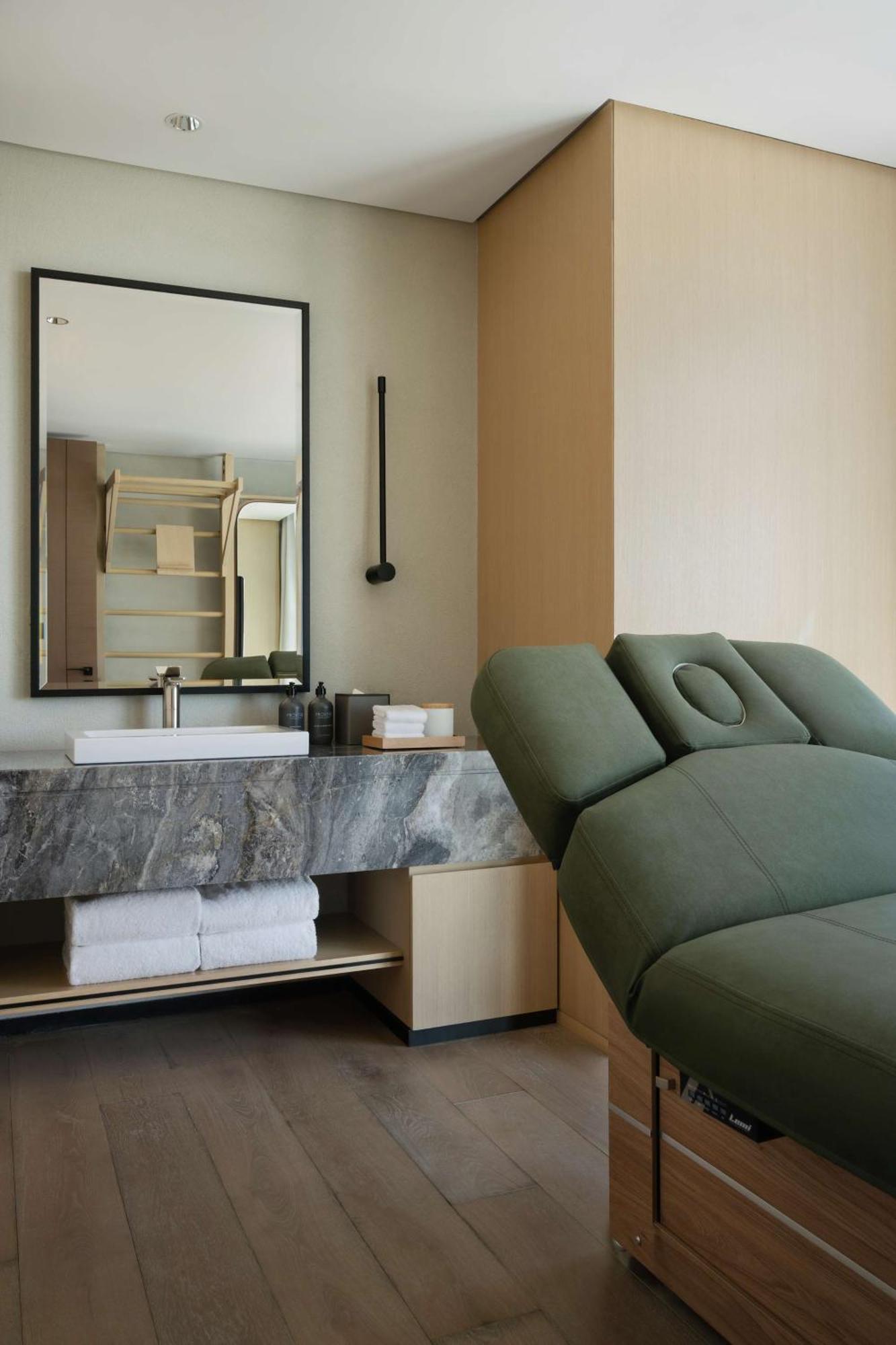 Siro One Za'Abeel Hotel Дубай Екстериор снимка